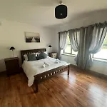 Fabulous 4 Bedroom House, Gateway To Connemara Tatil Evi *