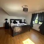 Fabulous 4 Bedroom House, Gateway To Connemara *