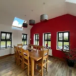 Fabulous 4 Bedroom House, Gateway To Connemara Tatil Evi Galway