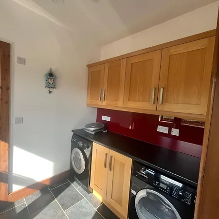 Fabulous 4 Bedroom House, Gateway To Connemara