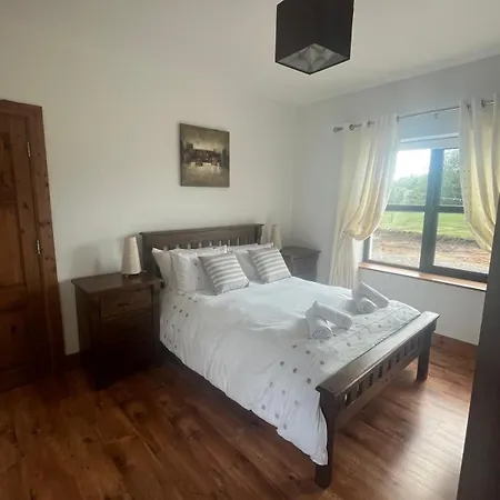 Fabulous 4 Bedroom House, Gateway To Connemara * Galway