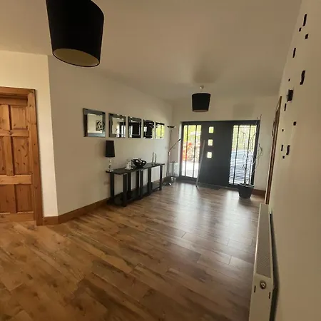 Fabulous 4 Bedroom House, Gateway To Connemara