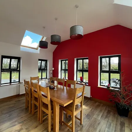 Fabulous 4 Bedroom House, Gateway To Connemara Holiday home Galway
