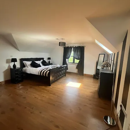 Fabulous 4 Bedroom House, Gateway To Connemara Holiday home