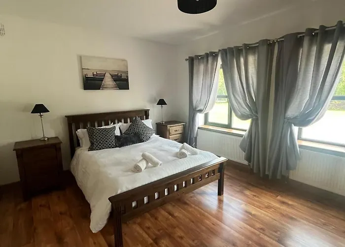 Fabulous 4 Bedroom House, Gateway To Connemara 펜션 *