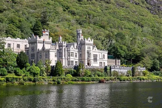 Fabulous 4 Bedroom House, Gateway To Connemara 펜션