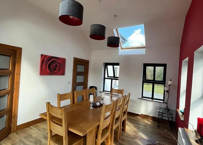 Fabulous 4 Bedroom House, Gateway To Connemara 펜션 골웨이