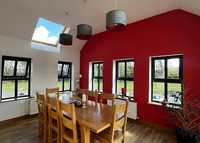 Fabulous 4 Bedroom House, Gateway To Connemara 펜션 골웨이