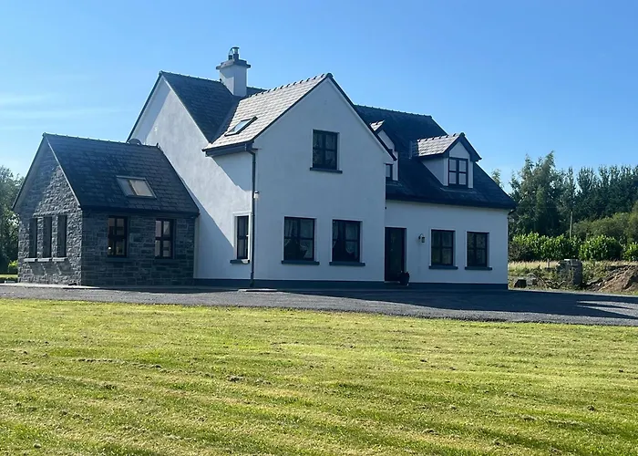 Fabulous 4 Bedroom House, Gateway To Connemara 펜션