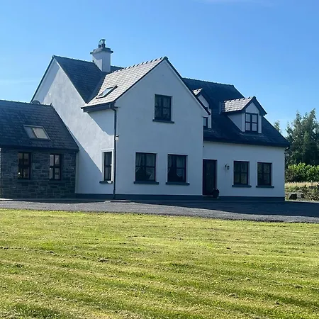 Fabulous 4 Bedroom House, Gateway To Connemara Ferienhaus
